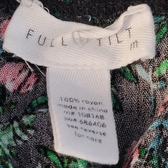 Full Tilt Tilly's Black Floral Strap Tank Size Medium - Picture 5 of 5